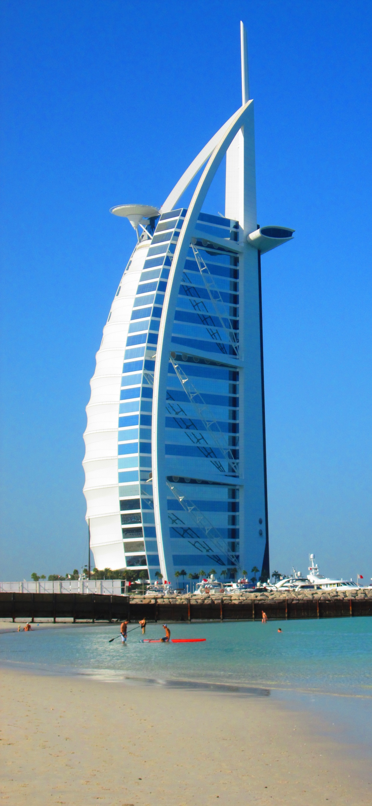 Обои Бурдж Аль араб, Джумейра Бич отель, пляж Джумейра, небоскреб, вышка в разрешении 1242x2688