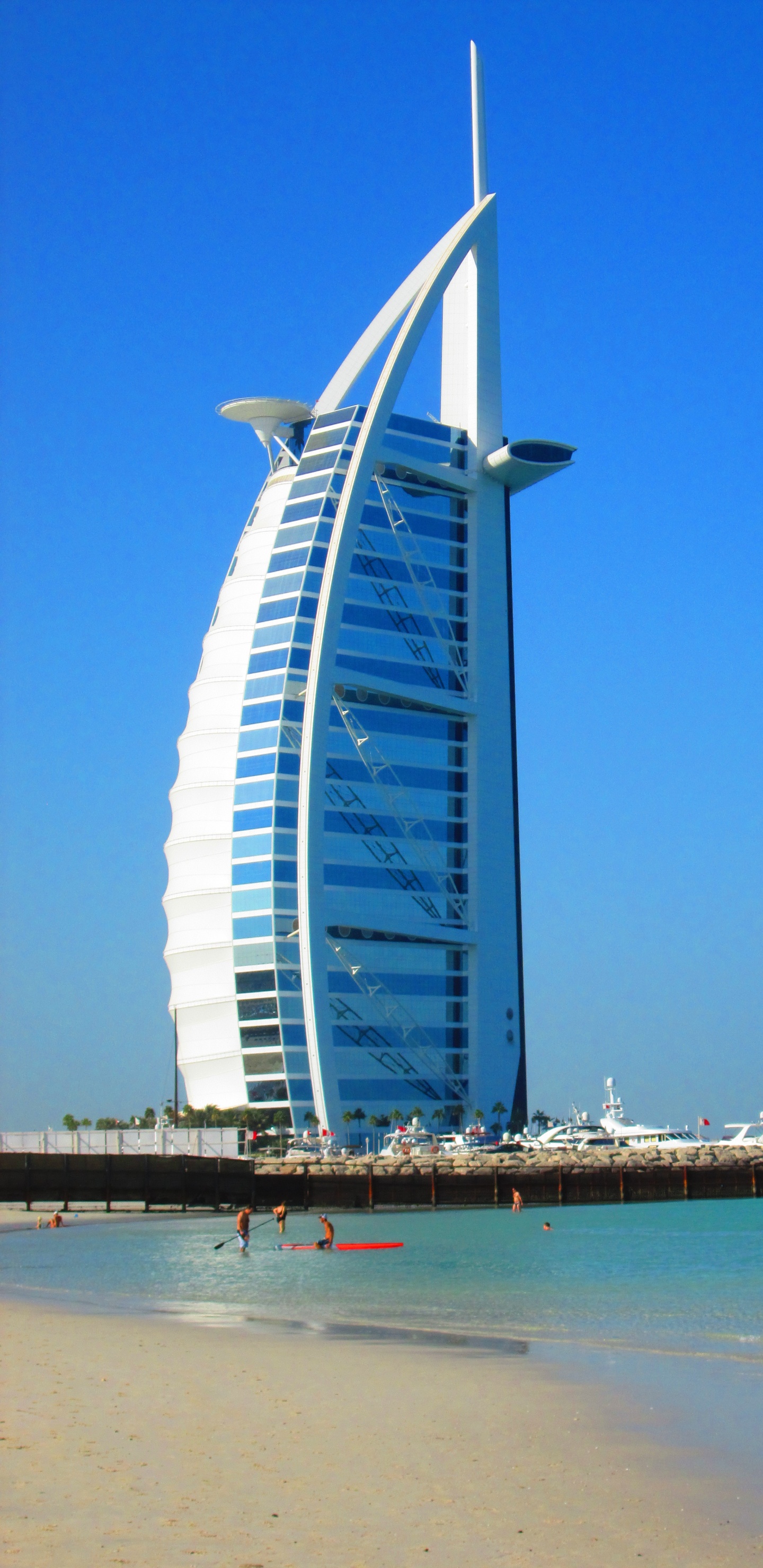 Обои Бурдж Аль араб, Джумейра Бич отель, пляж Джумейра, небоскреб, вышка в разрешении 1440x2960