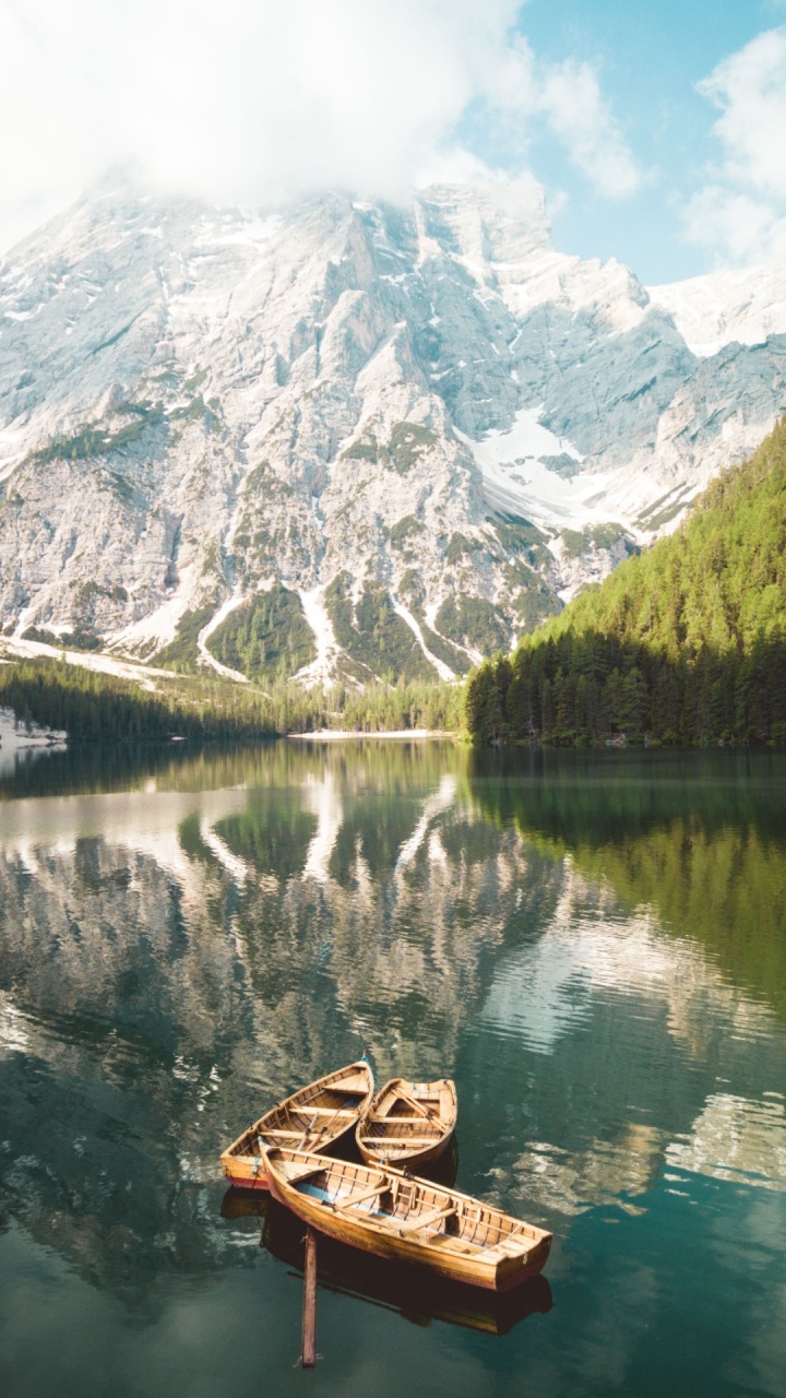 Обои отражение, вода, корабль, пейзаж, гора в разрешении 720x1280