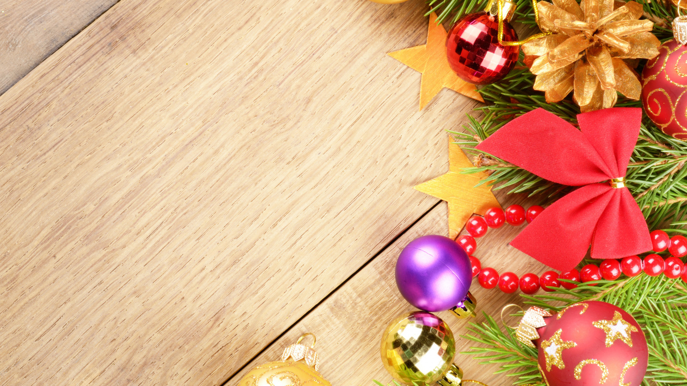 Обои Рождественские украшения, елка, Сочельник, Рождество, подарок в разрешении 1366x768