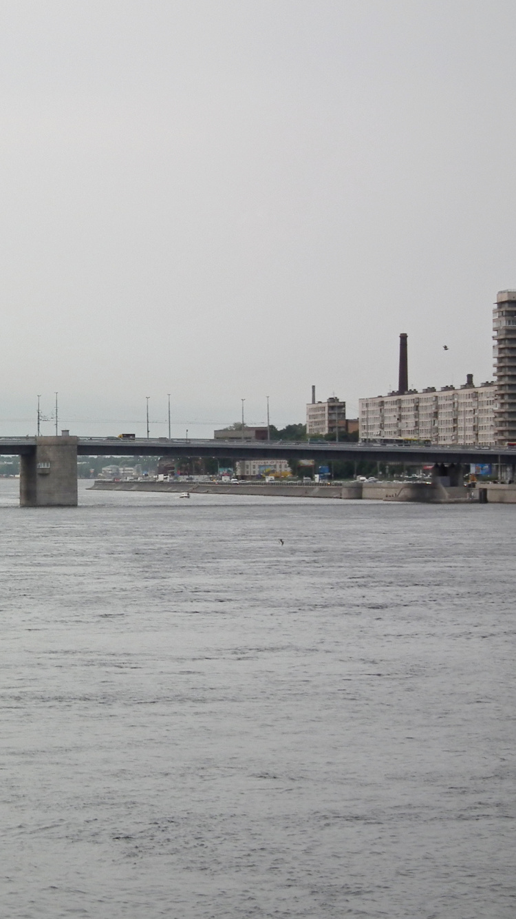 Обои мост, реки, вода, город, море в разрешении 750x1334