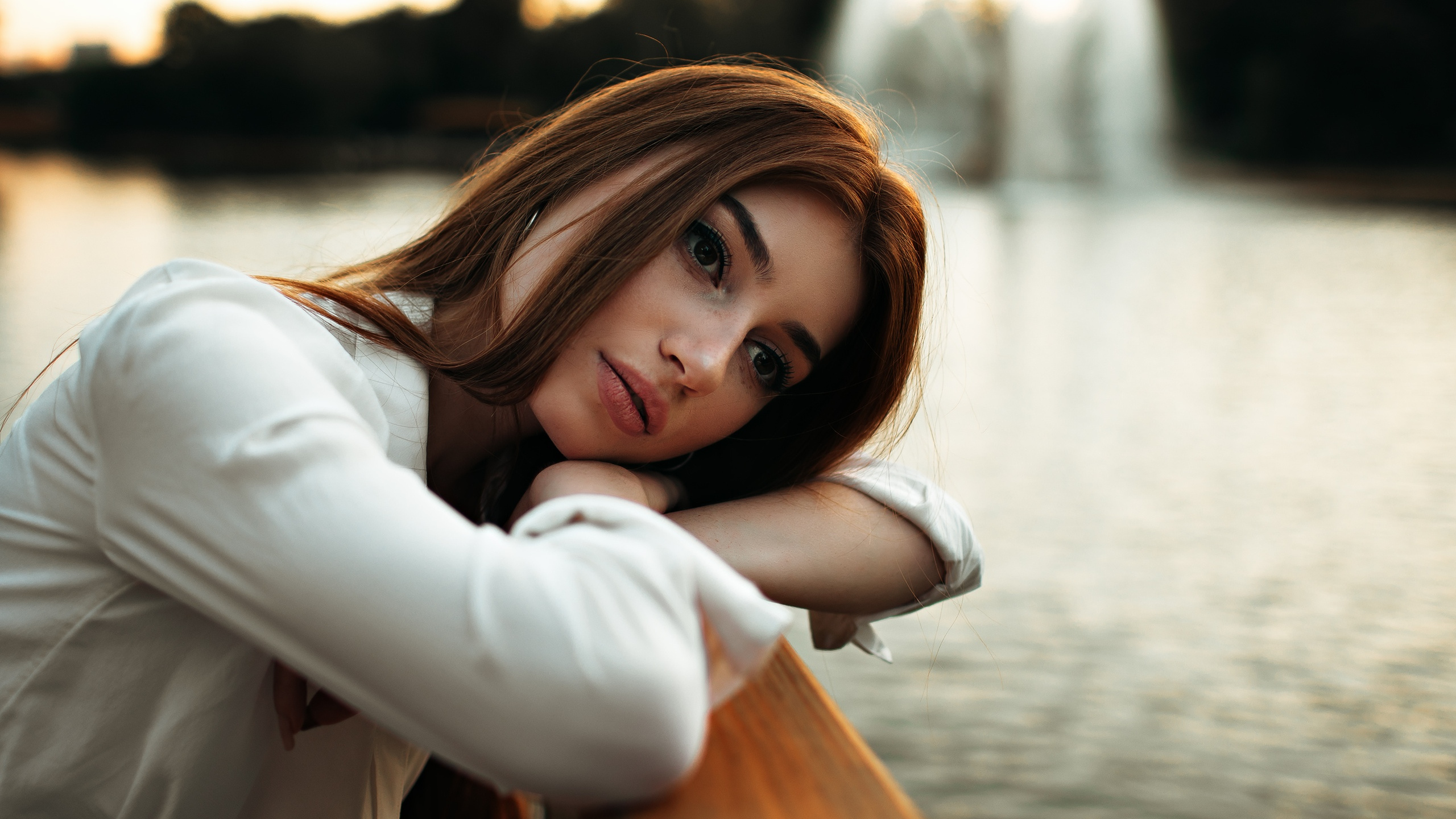 Обои каштановые волосы, волосы, красота, кожа, прическа в разрешении 2560x1440