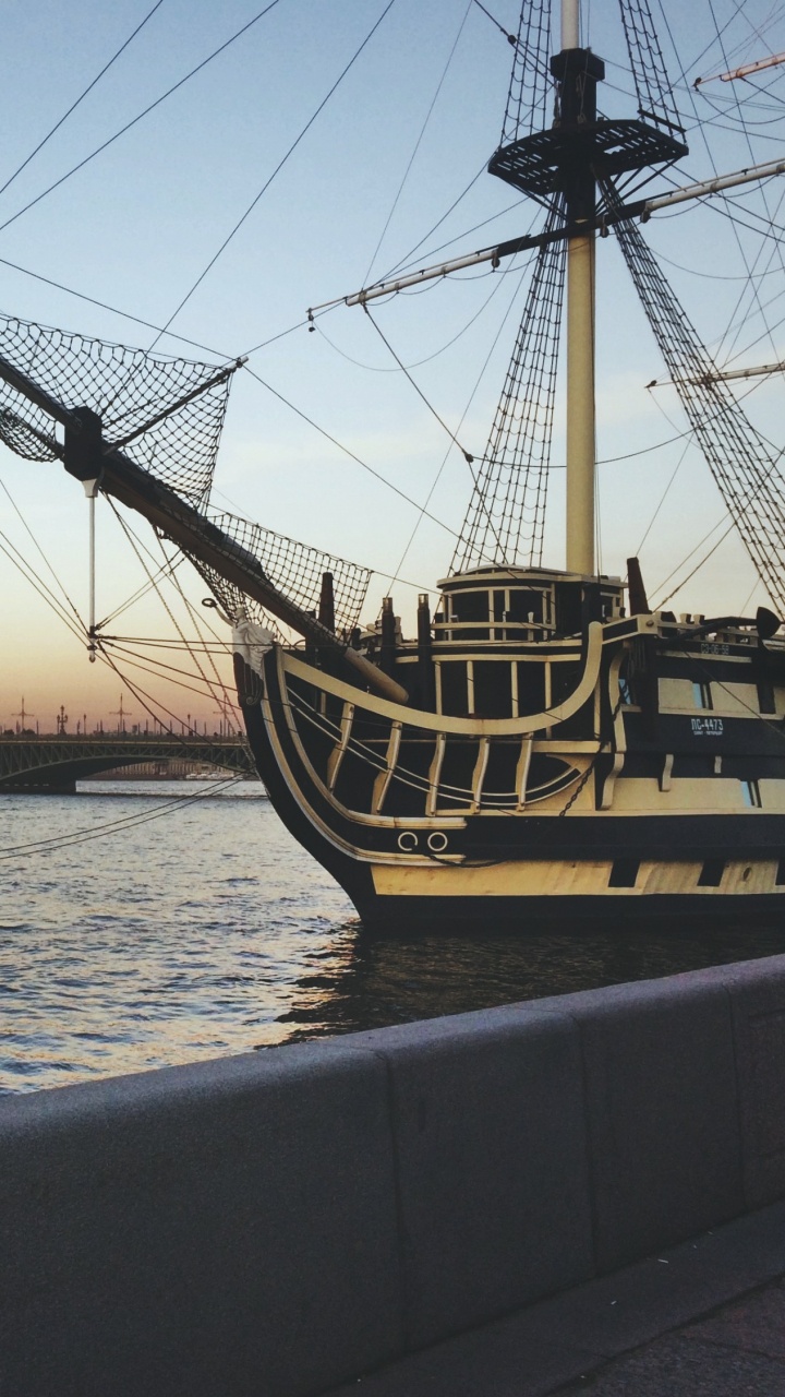 Обои фрегат Благодать, парусник, каравелла, высокий корабль, судно в разрешении 720x1280