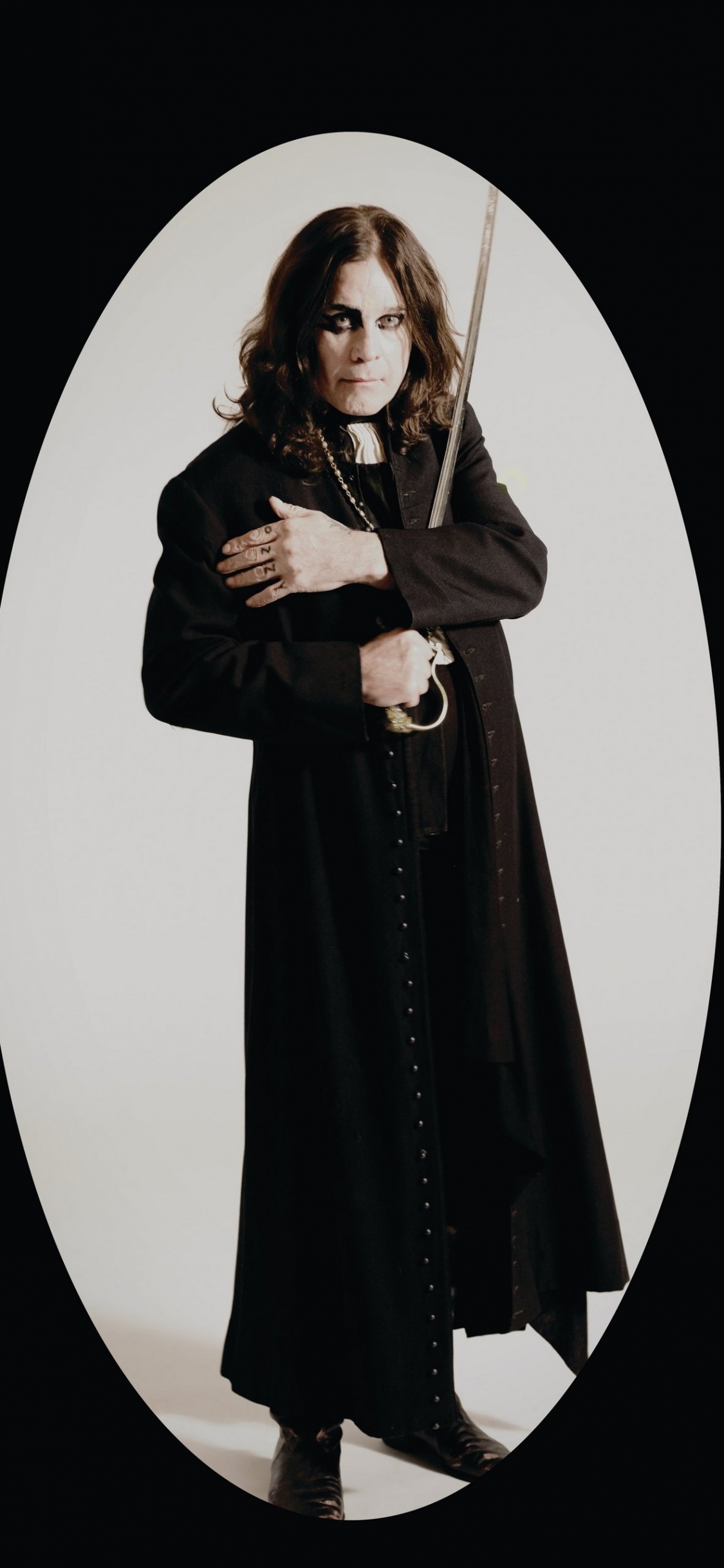 Обои верхняя одежда, абайя, официальная одежда, одежда, костюм в разрешении 1125x2436