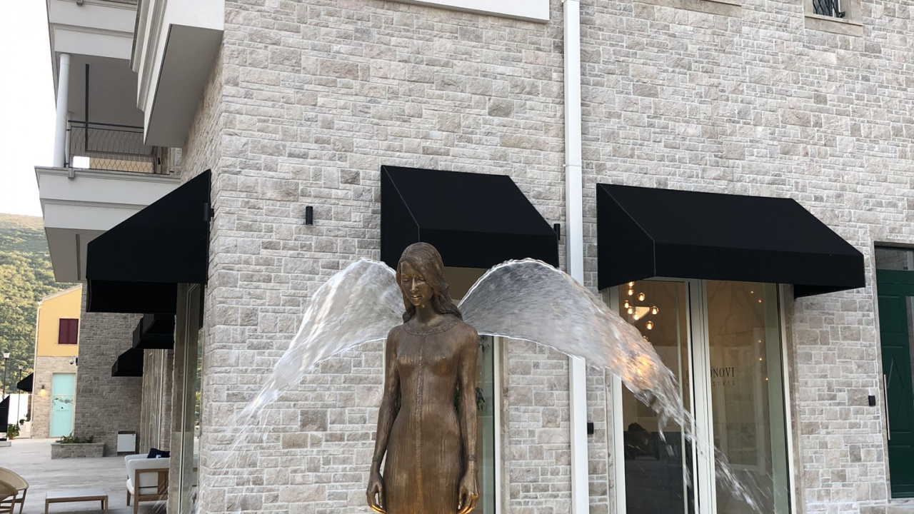 Обои статуя, вода, бронзовая скульптура, скульптура, арт в разрешении 1280x720