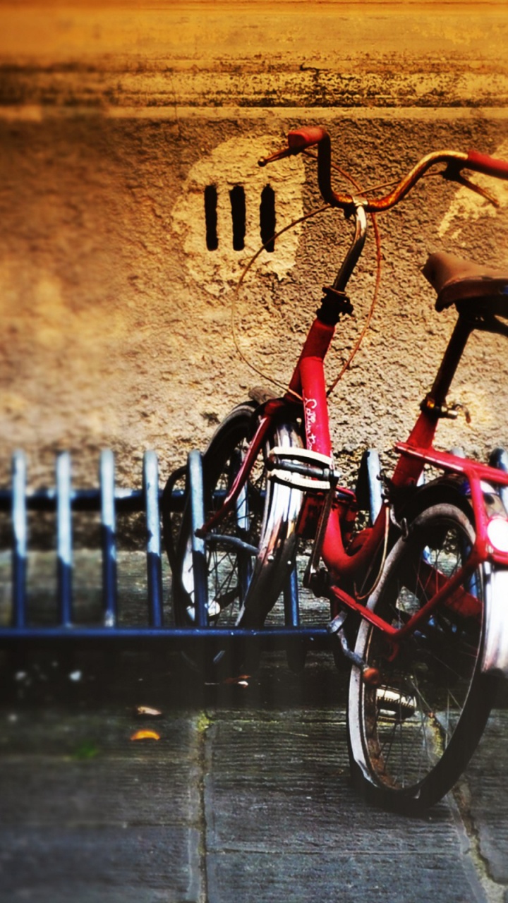 Обои велосипед, Парковка для велосипедов, арт велосипед, складной велосипед, красный байк в разрешении 720x1280