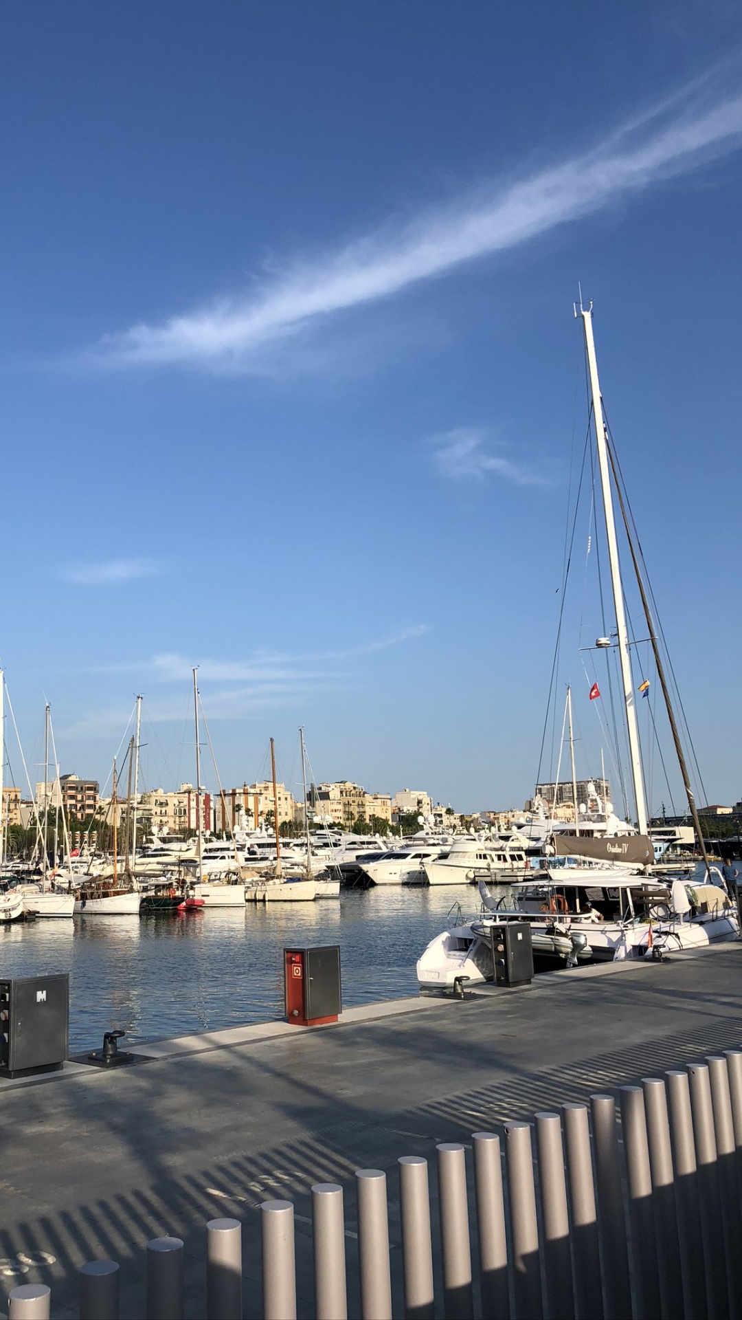 Обои Марина, вода, судно, водный путь, лодка в разрешении 1080x1920