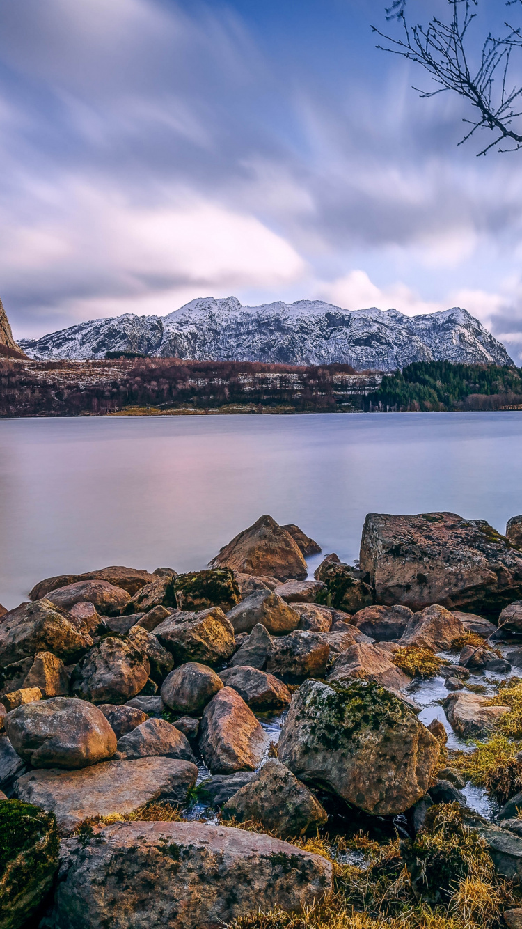 Обои отражение, природа, облако, вода, гидроресурсы в разрешении 750x1334