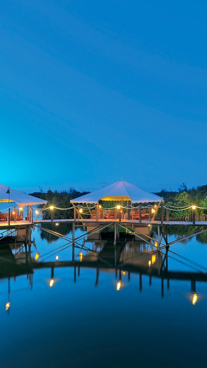 Обои вода, прибежище, отражение, плавательный бассейн, досуг в разрешении 720x1280