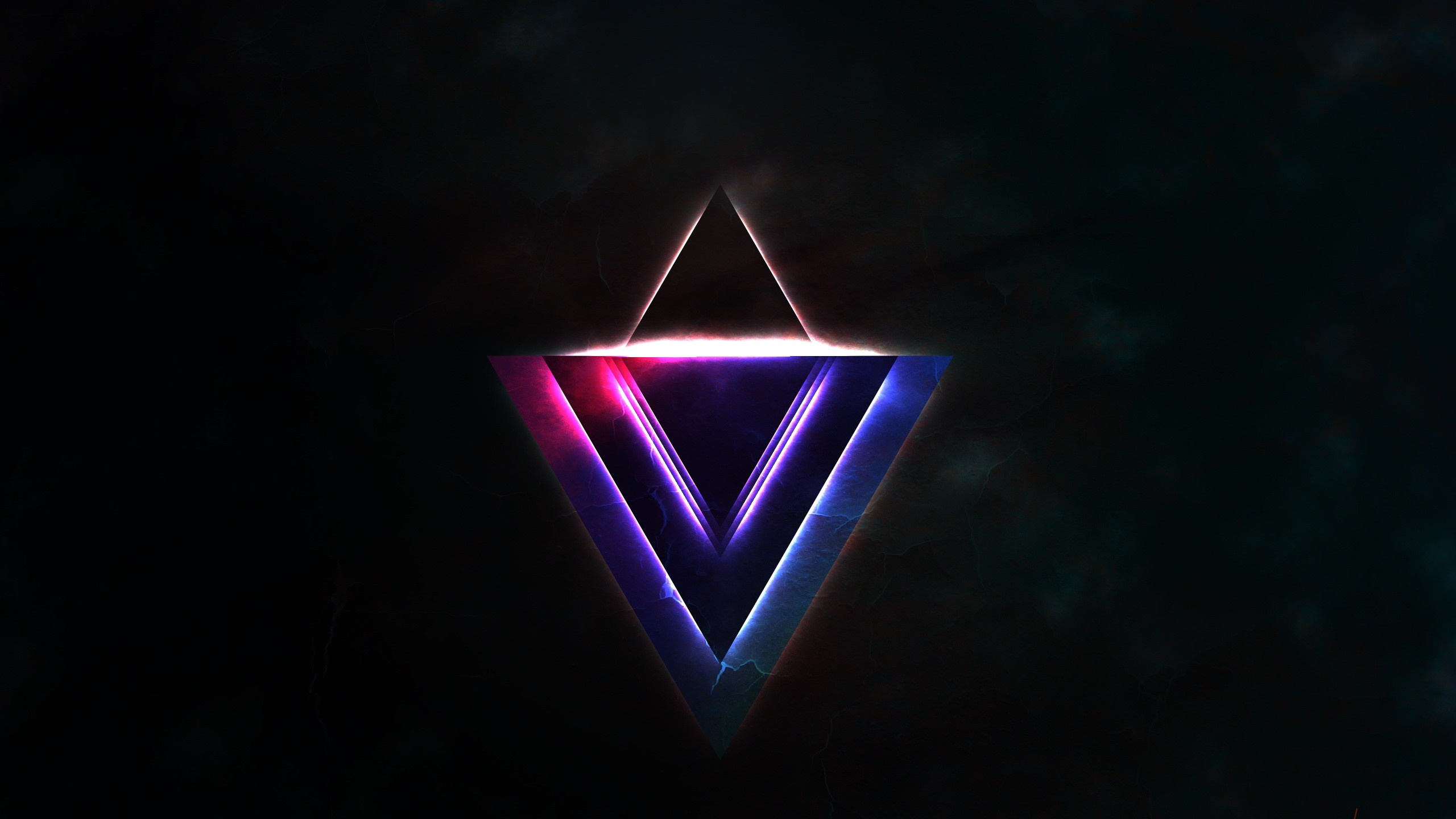 Обои треугольник, свет, пурпур, электрик, Фиолетовый в разрешении 2560x1440
