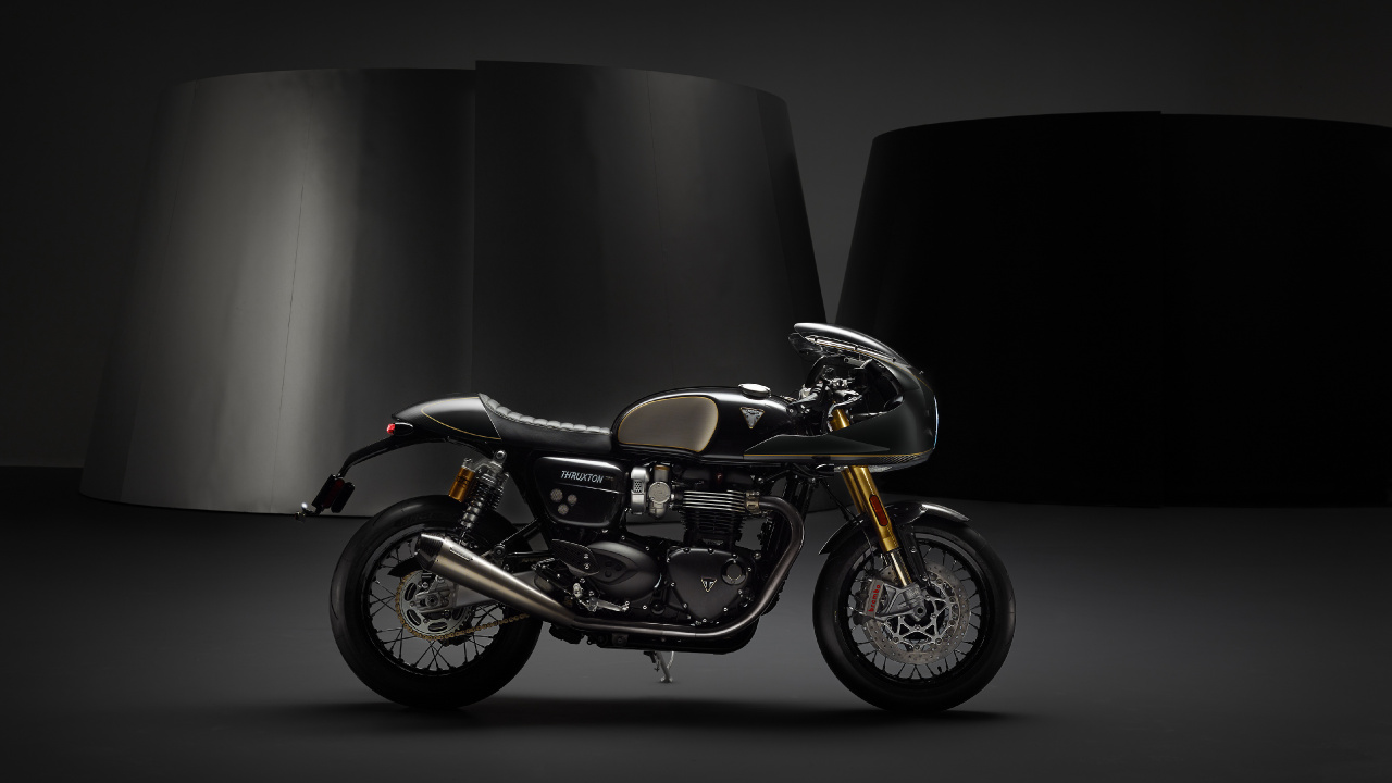 Обои Мотоциклы Triumph, triumph rocket iii, мотоцикл, Триумф Тракстон 1200, кастомный мотоцикл в разрешении 1280x720