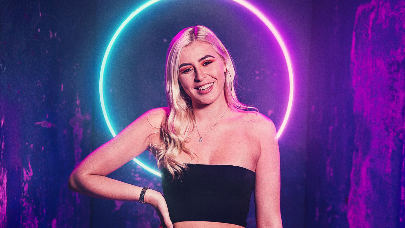 Обои Канал 4, игровое шоу, Представление, пурпур, театральное искусство в разрешении 1366x768