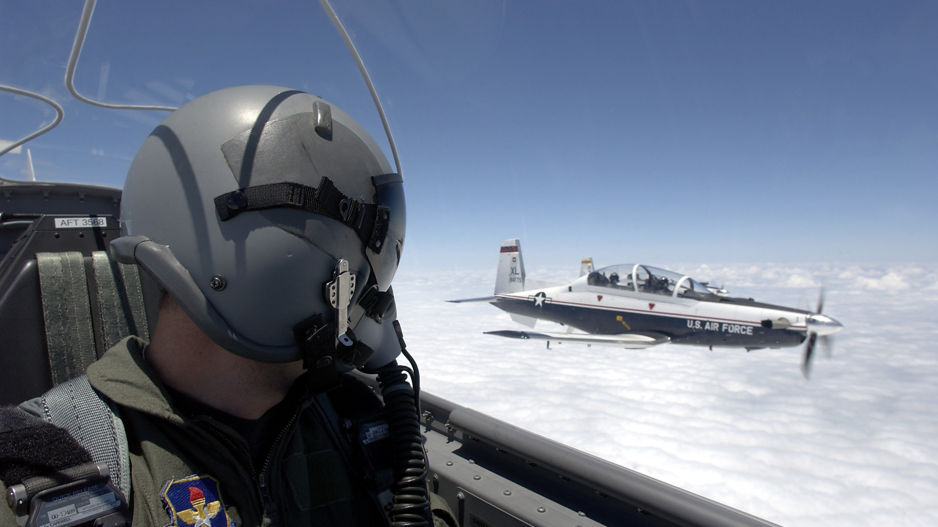 Обои самолеты, ВВС США, самолет, авиация, летчик-истребитель в разрешении 1920x1080