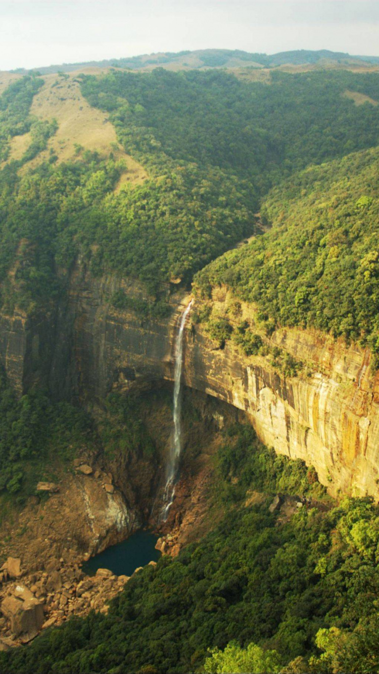 Обои Nohsngithiang Падает, водопад, горная станция, растительность, нагорье в разрешении 750x1334