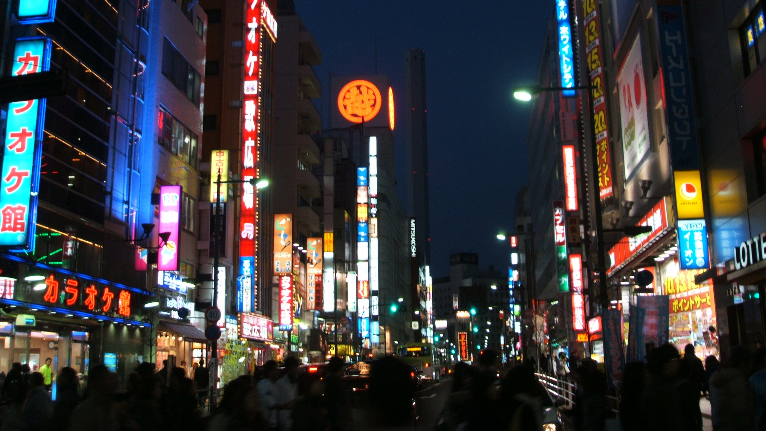 Обои метрополия, ночь, городской район, город, ориентир в разрешении 2560x1440