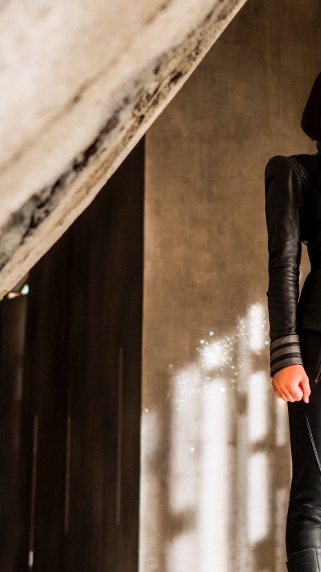 Обои чудеса нелюдей ауран, Соня Бэлморс, ауран, Черный Болт, кристалл в разрешении 1080x1920