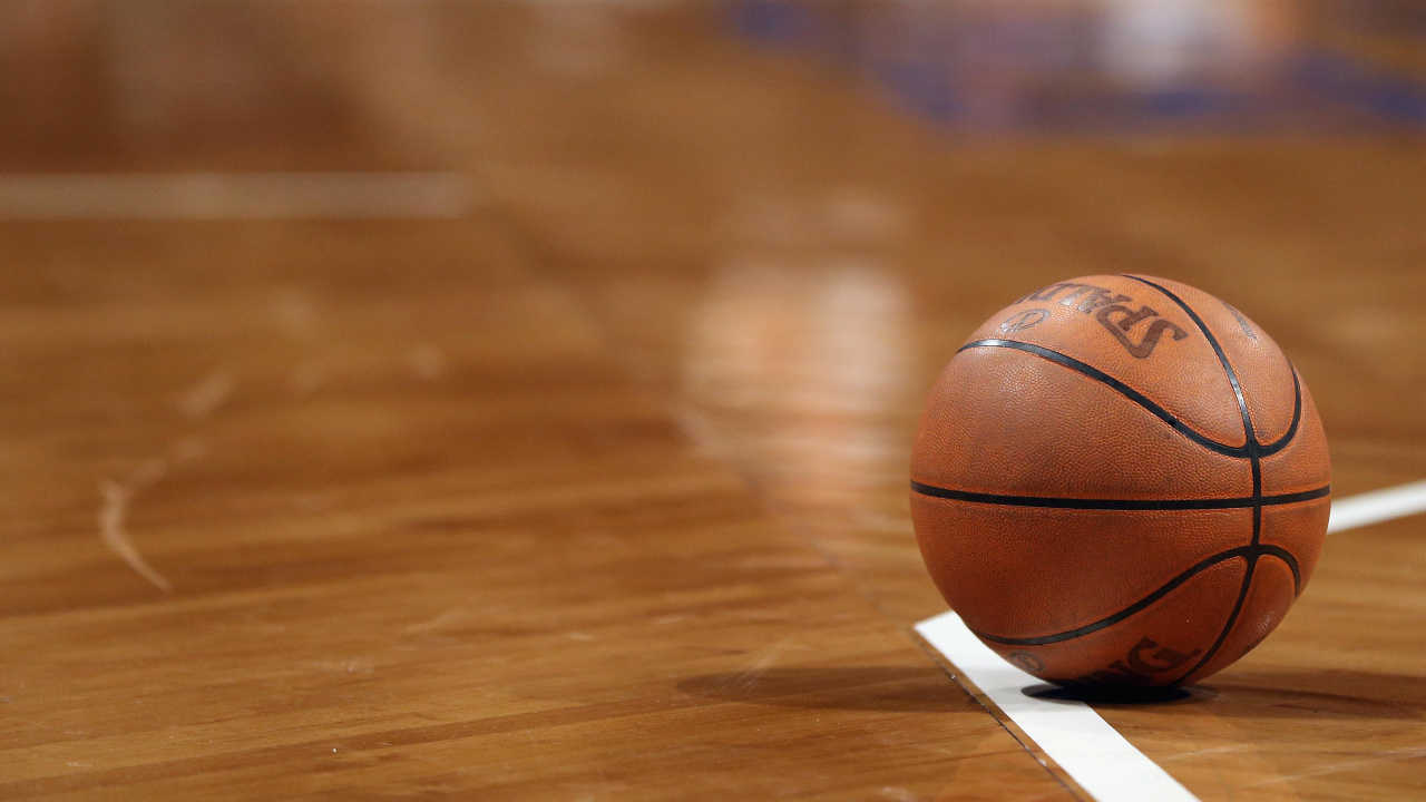 Обои Баскетбол, баскетбольная площадка, твердая древесина, мяч, древесина в разрешении 1280x720