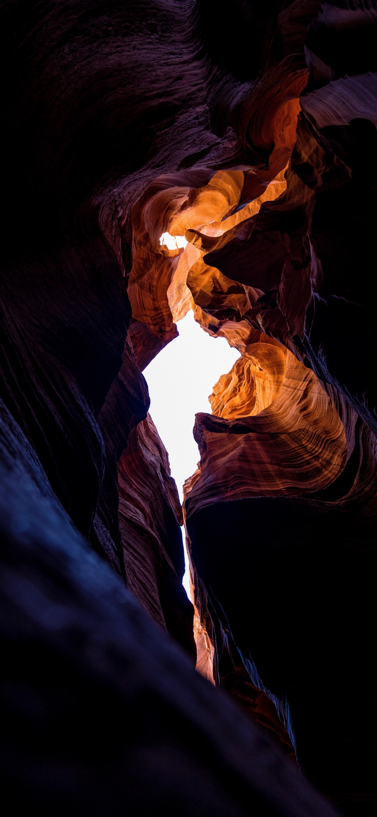 Обои человеческое тело, пурпур, геология, тепло, каньон в разрешении 1242x2688