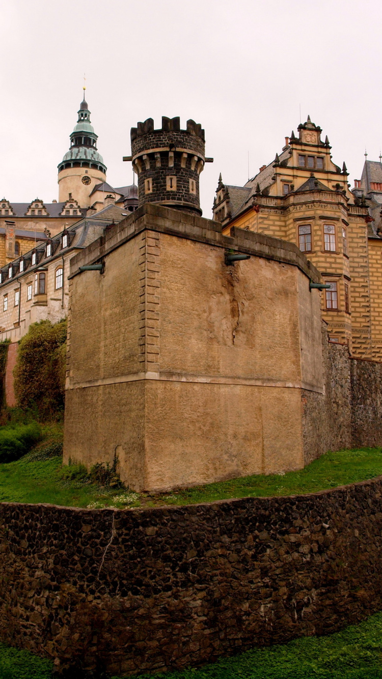 Обои замок в frydlant, замок, ров, Фридланд Замок, здание в разрешении 750x1334