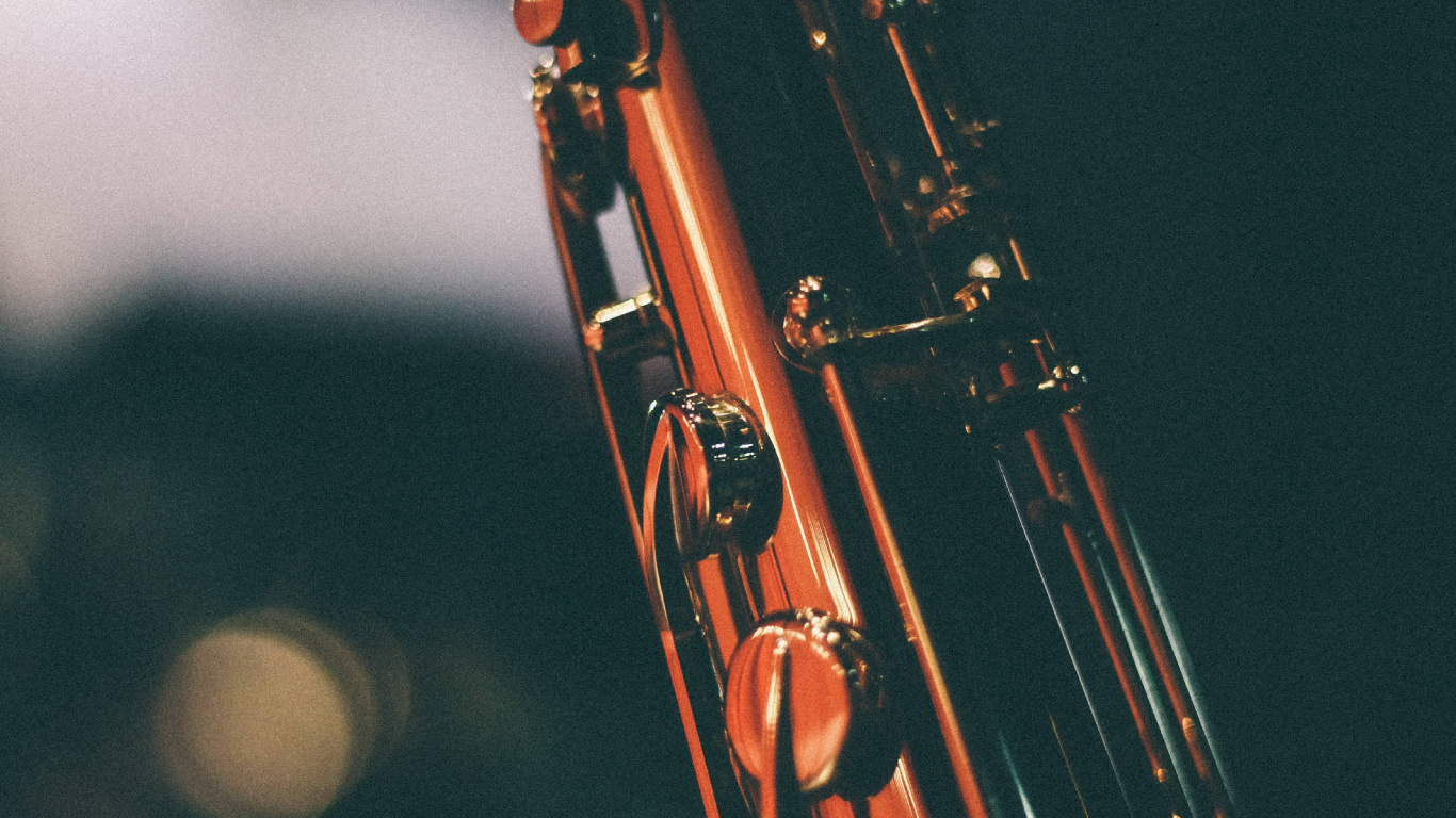 Обои саксофон, деревянный духовой инструмент, джаз, металл, музыка в разрешении 1366x768