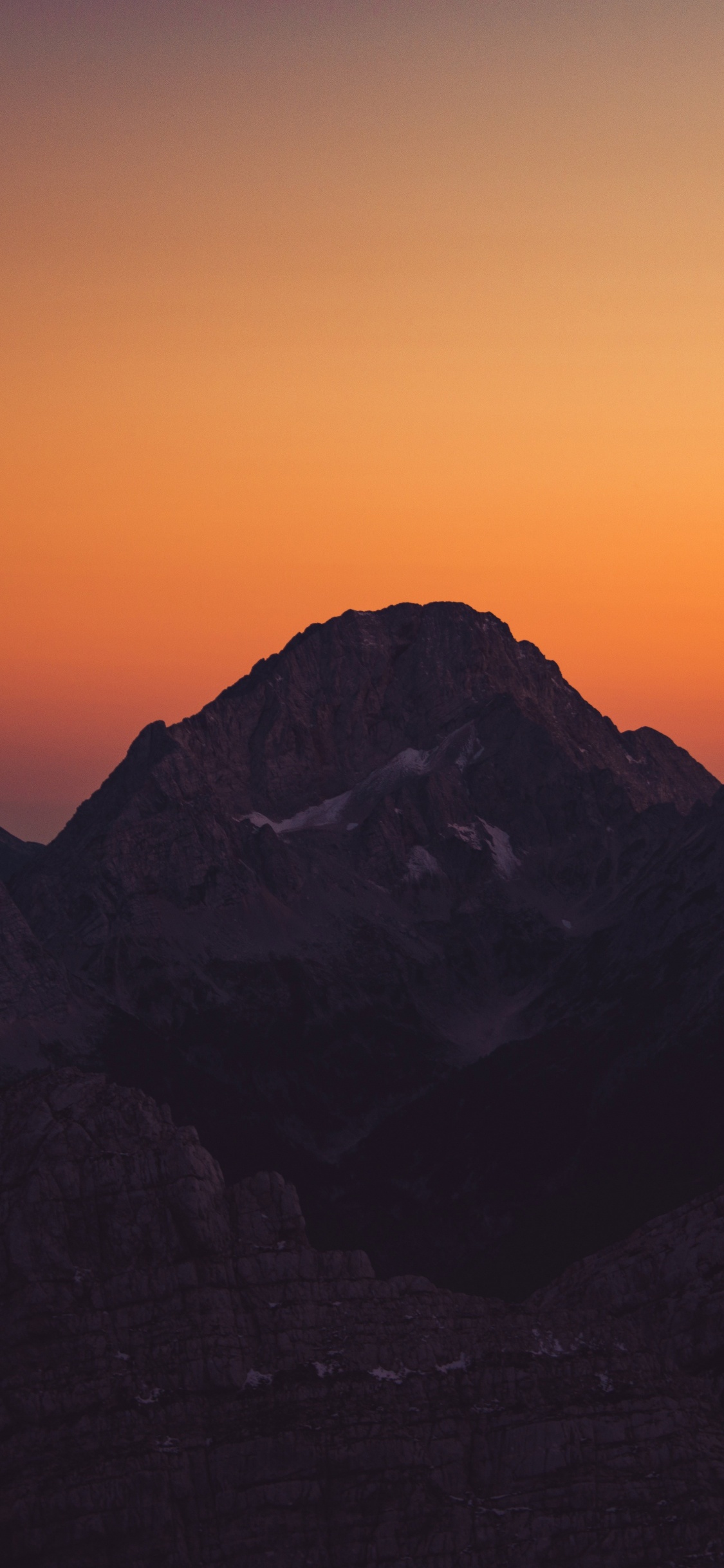 Обои закат, горный рельеф, гора, горный хребет, облако в разрешении 1125x2436