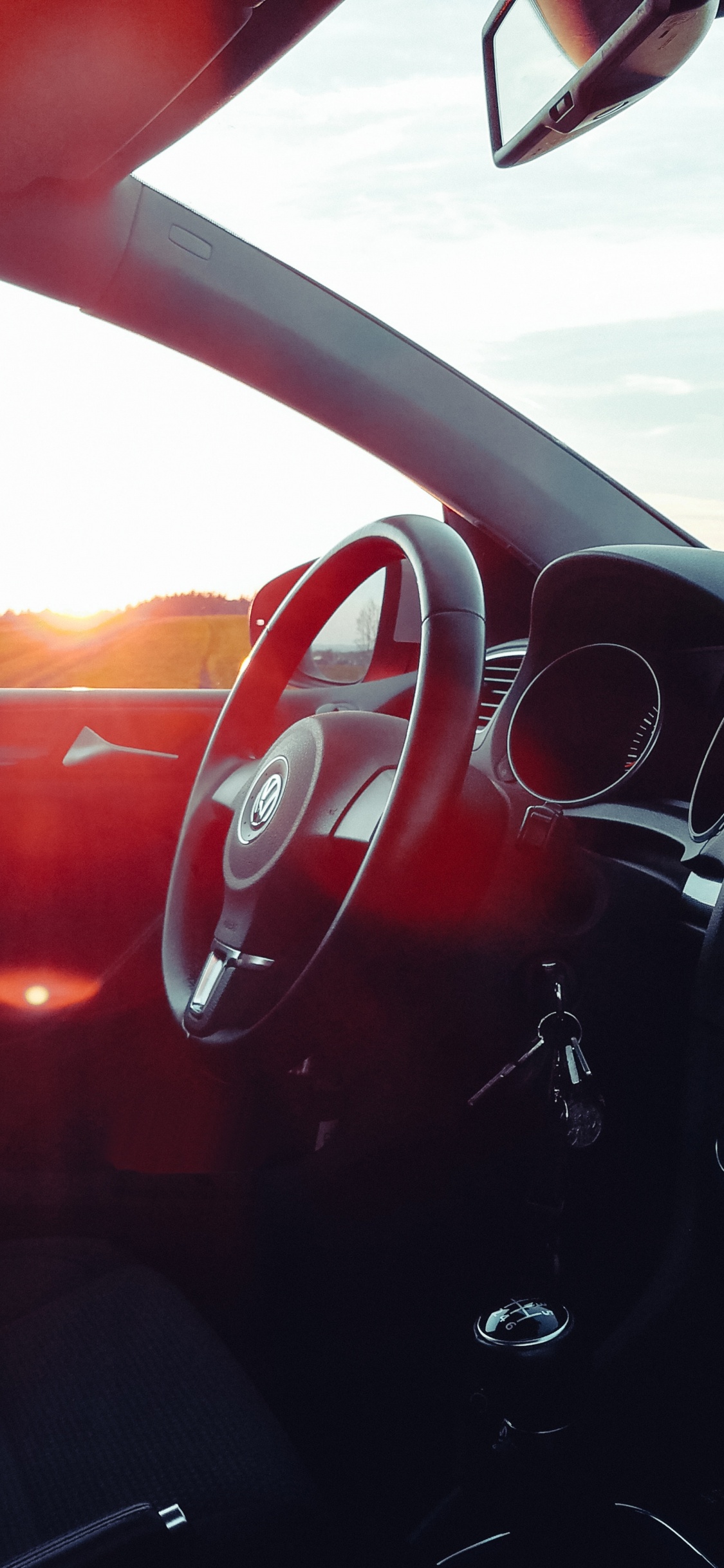 Обои Фольксваген, авто, Фольксваген гольф, рулевое колесо, красный цвет в разрешении 1125x2436