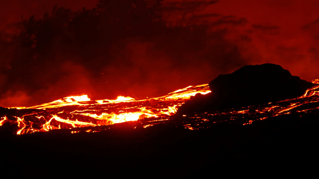 Обои лава, вулкан, Побездельничать, вентиляционные щели, лавовый поток в разрешении 1280x720