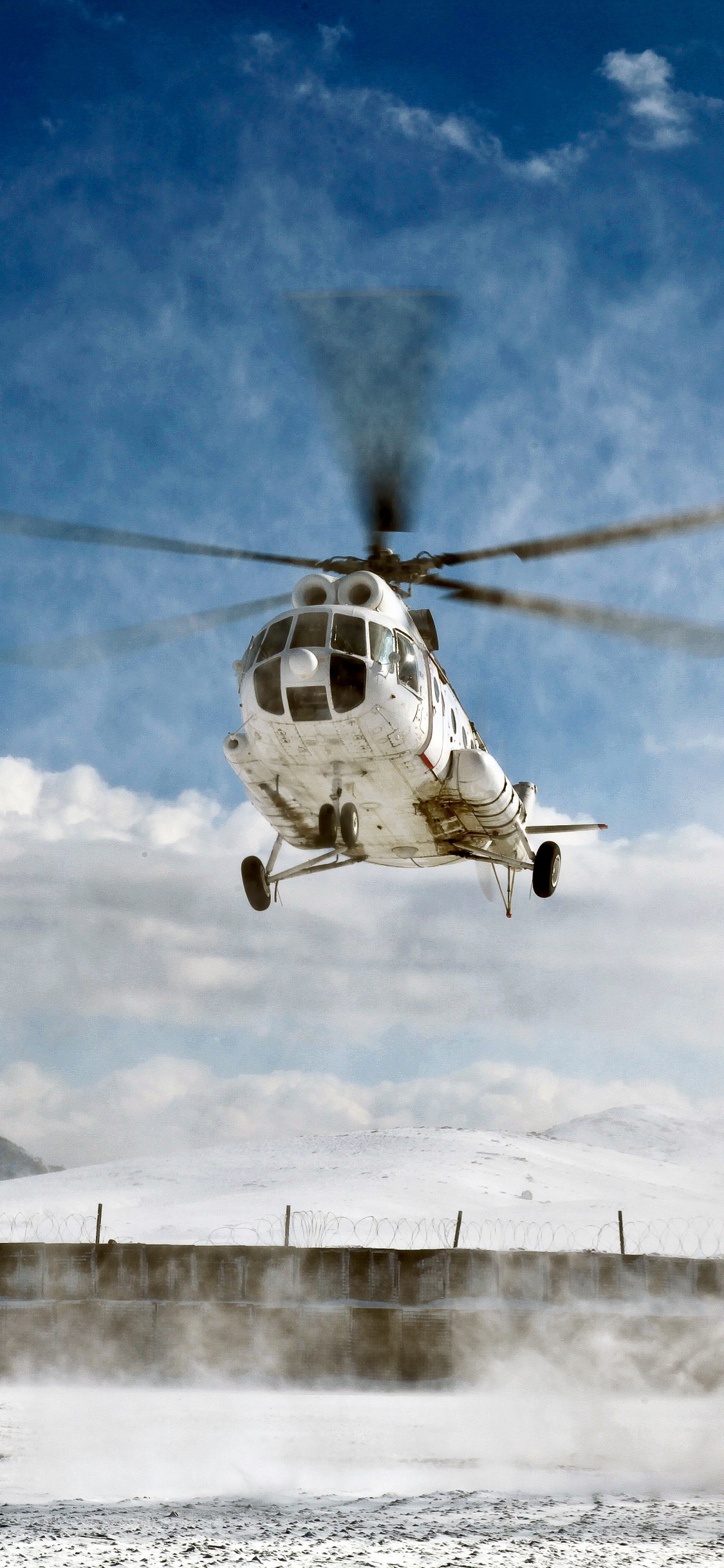 Обои вертолет, винтокрыл, винтокрылая машина, самолеты, военный вертолет в разрешении 1125x2436