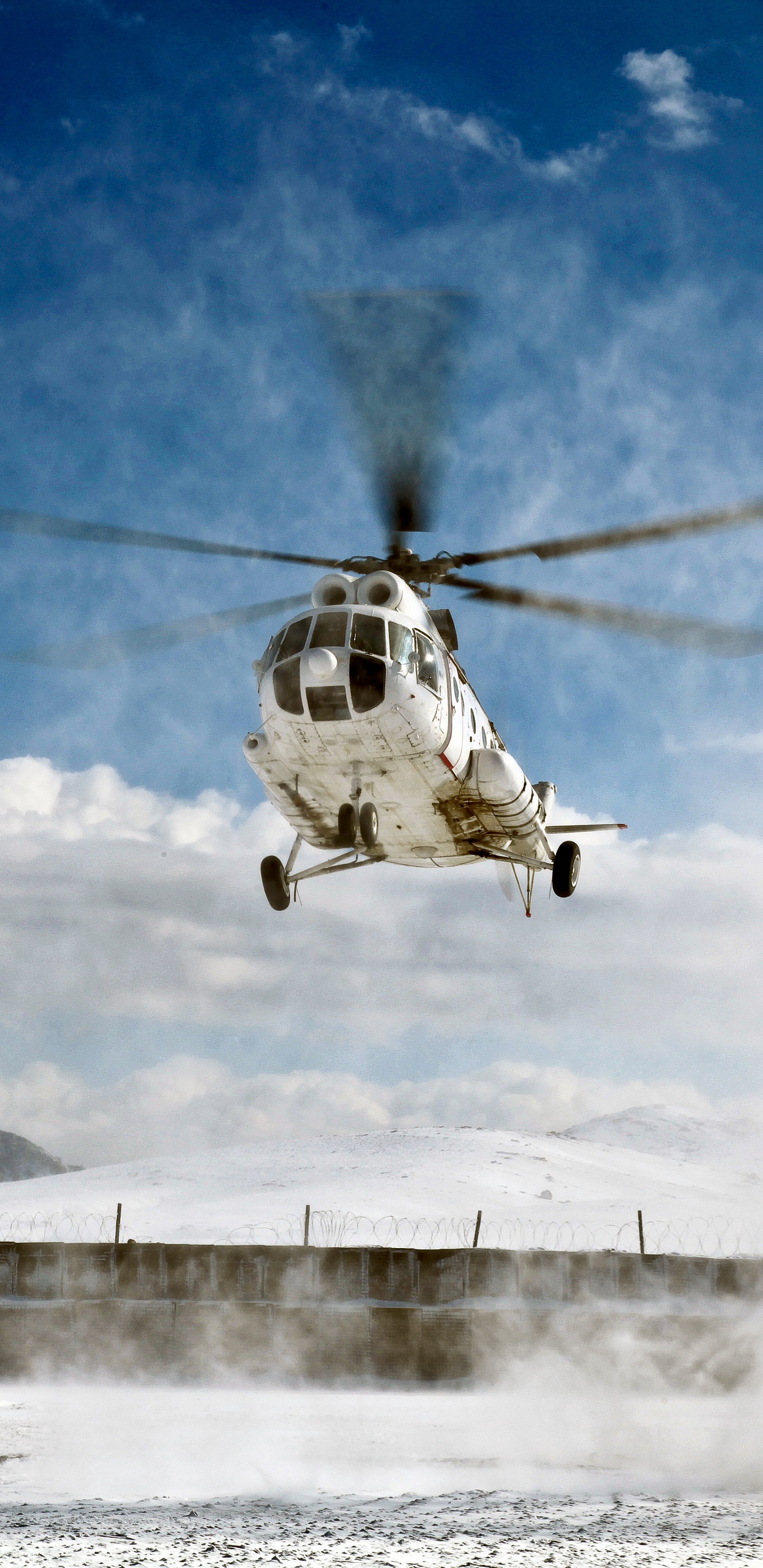 Обои вертолет, винтокрыл, винтокрылая машина, самолеты, военный вертолет в разрешении 1440x2960