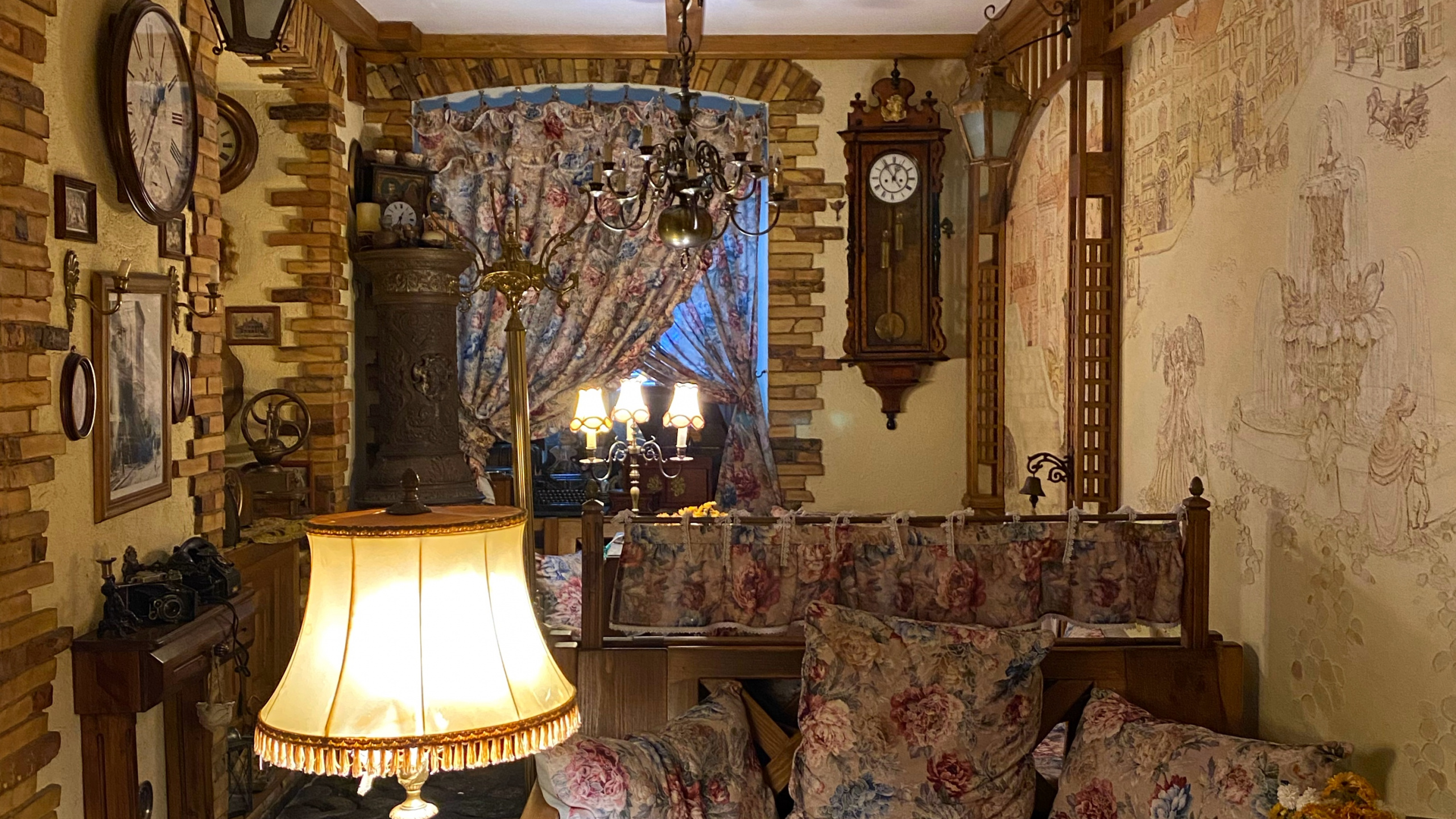 Обои гостиная комната, освещение, дизайн интерьера, комната, потолочный светильник в разрешении 2560x1440