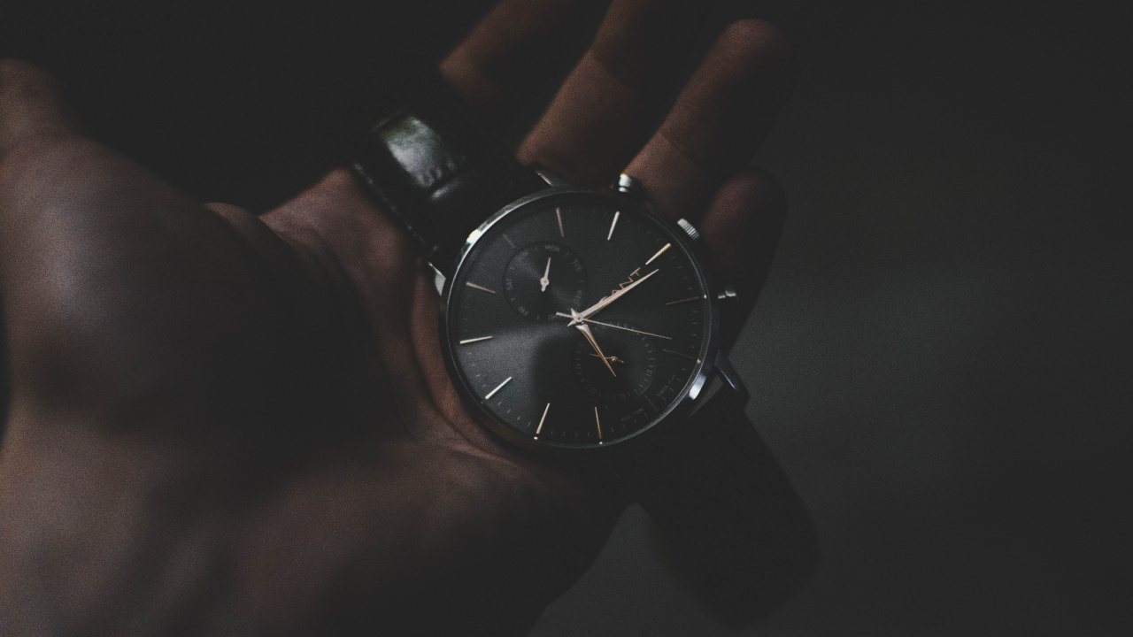 Обои темнота, модный аксессуар, наручные, часы, часы аксессуар в разрешении 1280x720