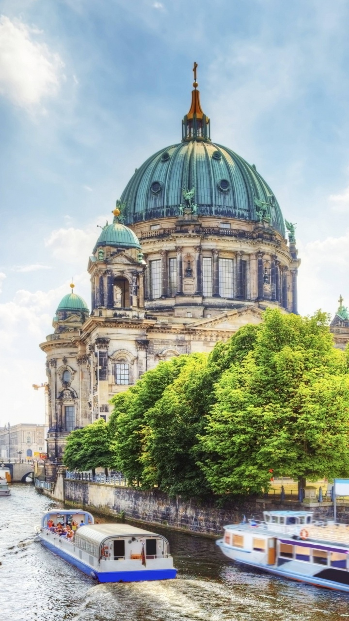 Обои водный путь, ориентир, город, Бранденбургские Ворота, Warnemnde в разрешении 720x1280