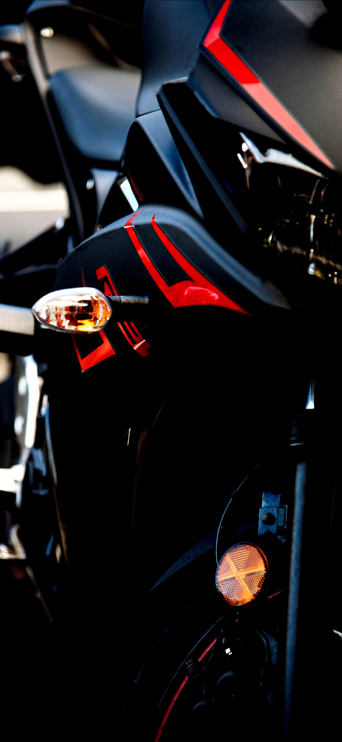 Обои легковые автомобили, КТМ, мотоцикл, наклейка, Оранжевый цвет в разрешении 1125x2436