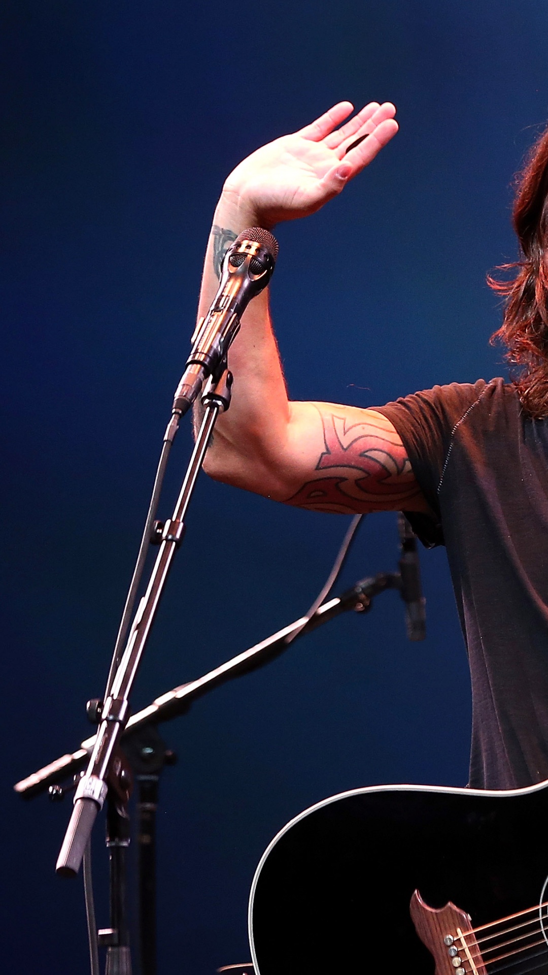 Обои Дэйв Грол, Foo Fighters, ведущий вокал, гитара, музыкант в разрешении 1080x1920