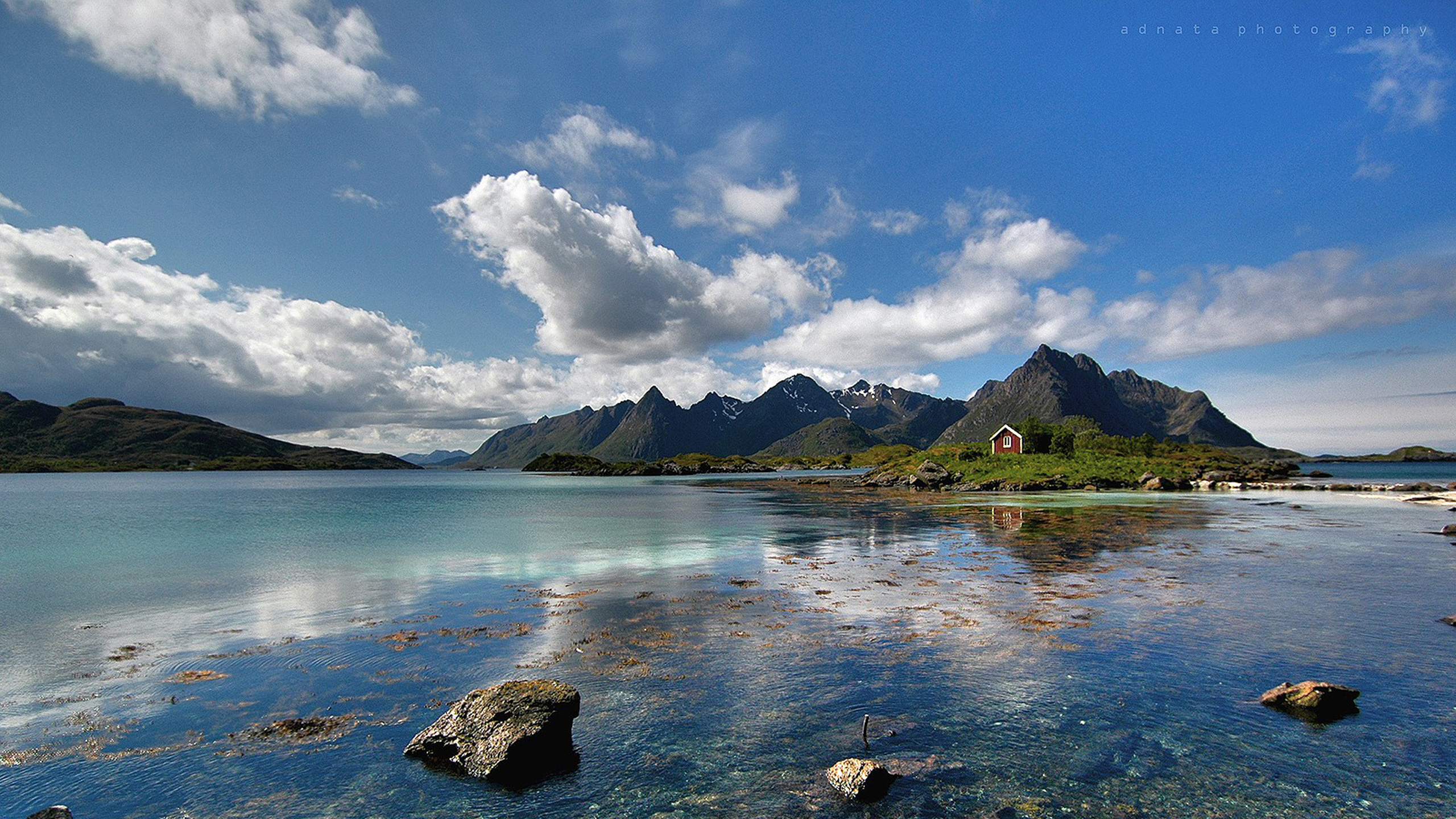 Обои озеро, природа, вода, море, побережье в разрешении 2560x1440