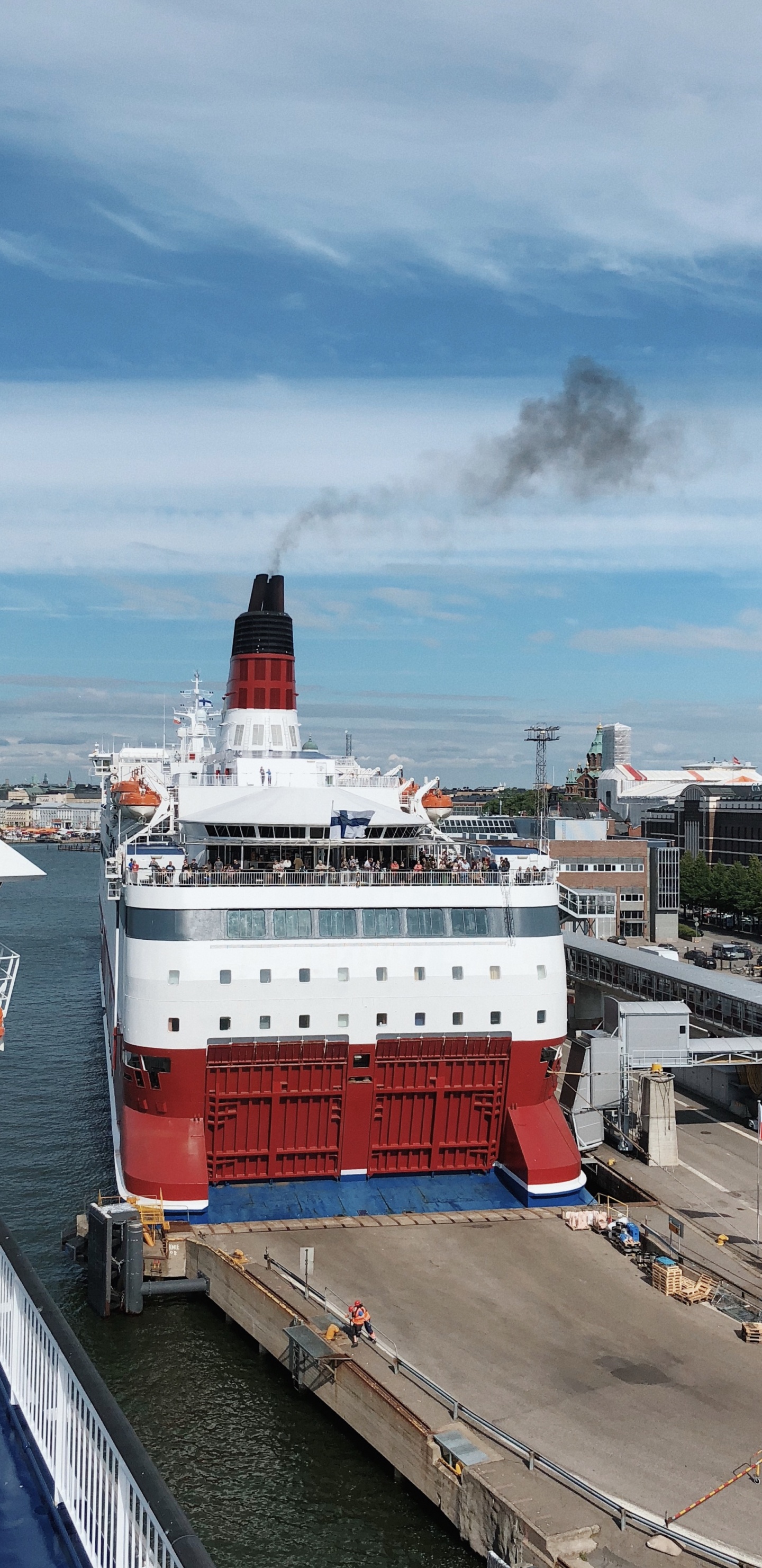 Обои паром, теплоход в разрешении 1440x2960