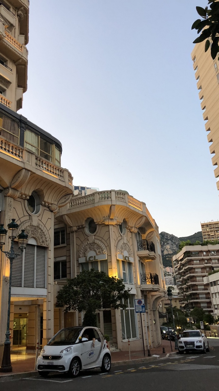 Обои квартира, архитектура, окно, Король, соседство в разрешении 720x1280