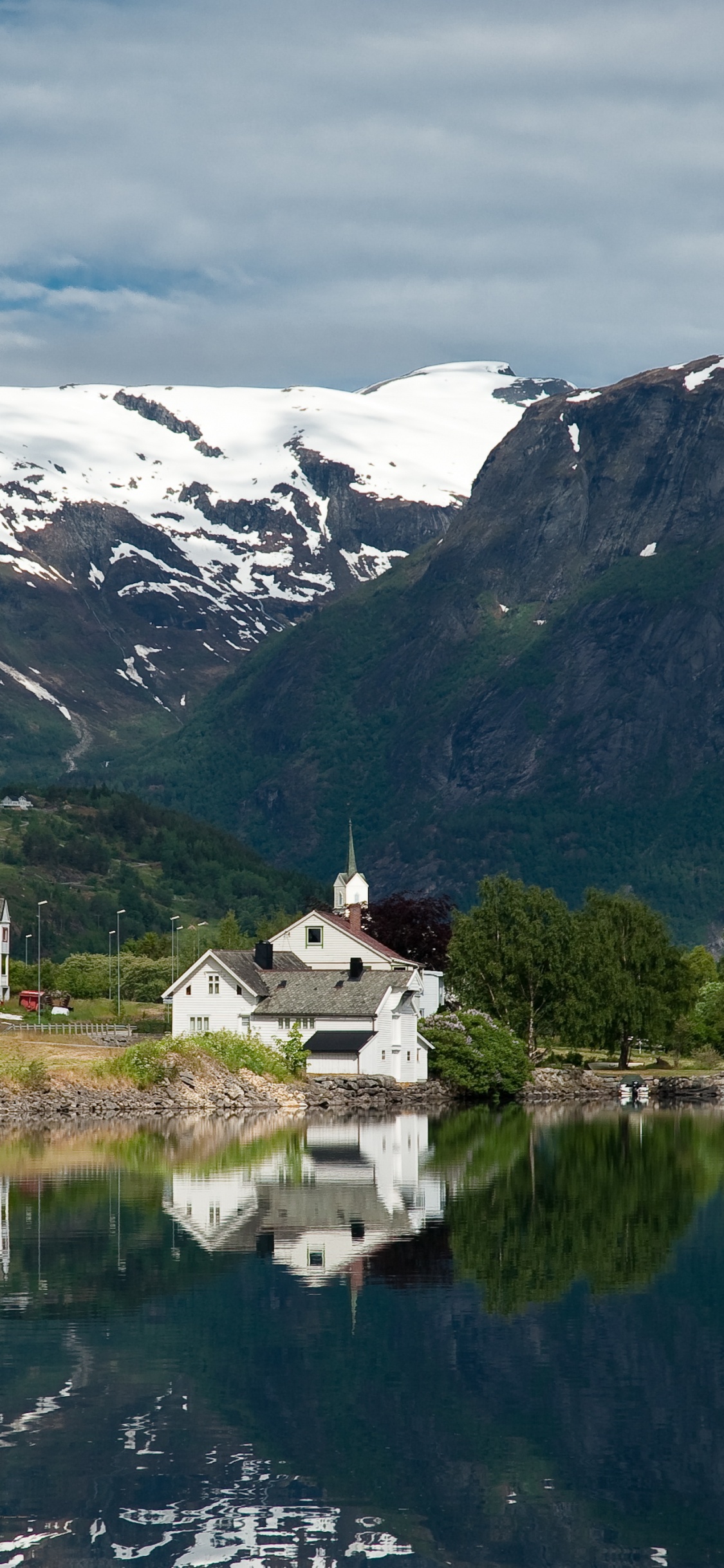 Обои Норвегия, фьорд, горный рельеф, гора, горный хребет в разрешении 1125x2436