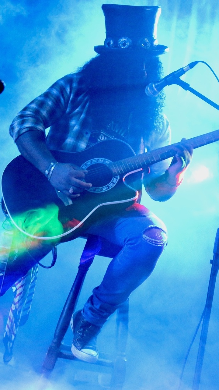 Обои Guns N Roses, Представление, событие, гитарист, гитара в разрешении 720x1280