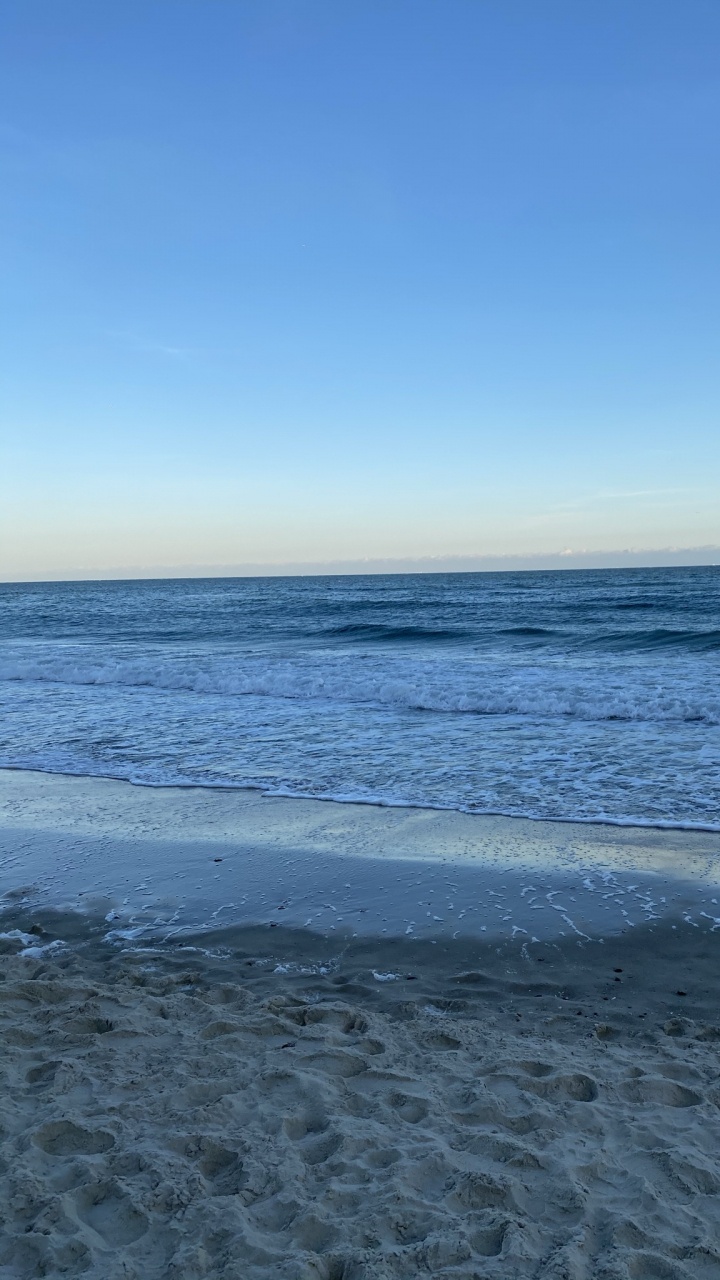 Обои море, отель морски бряг, пляж, водоем, жидкость в разрешении 720x1280