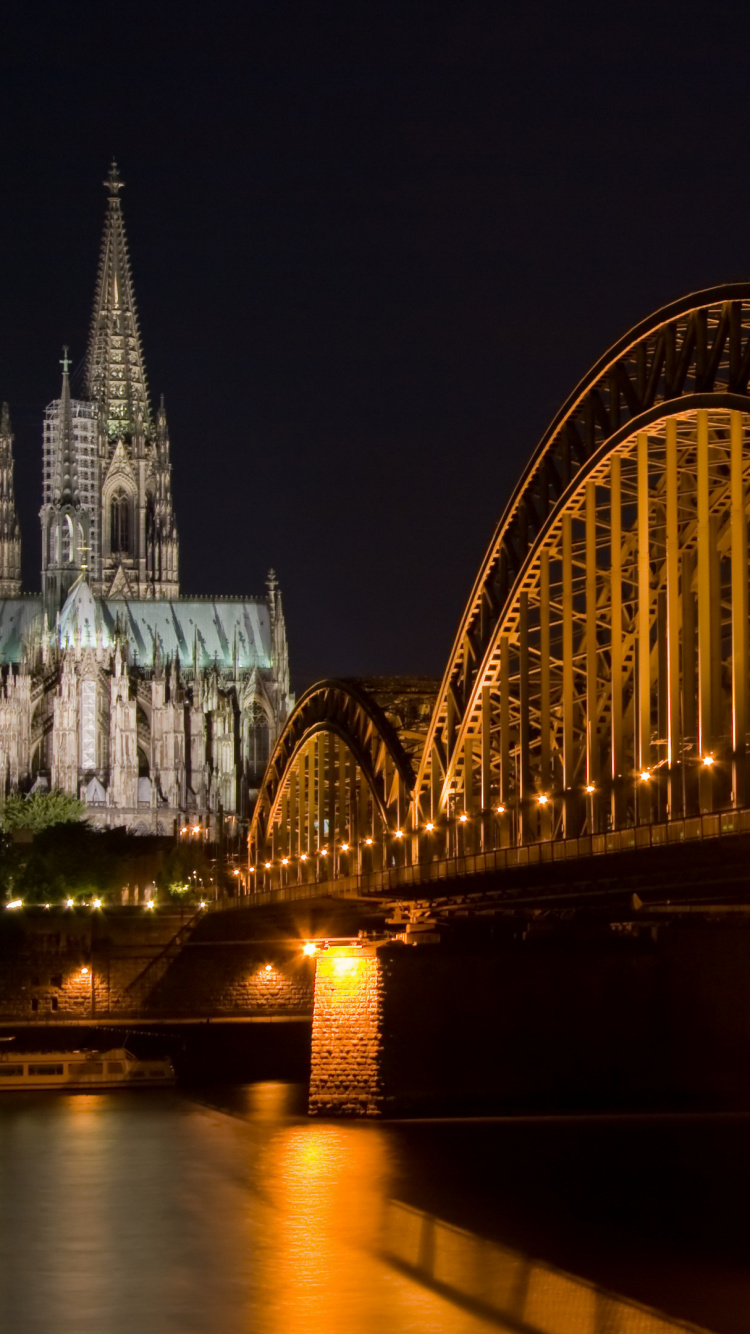 Обои мост, ночь, ориентир, отражение, архитектура в разрешении 750x1334