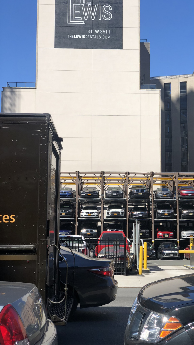 Обои Король, автомобильное освещение, автомобильный экстерьер, транспорт, автомобильный стояночный свет в разрешении 750x1334