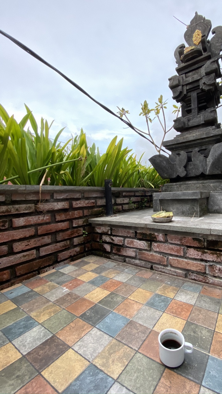 Обои Индонезия, бали, стена, крыша, плитка в разрешении 720x1280