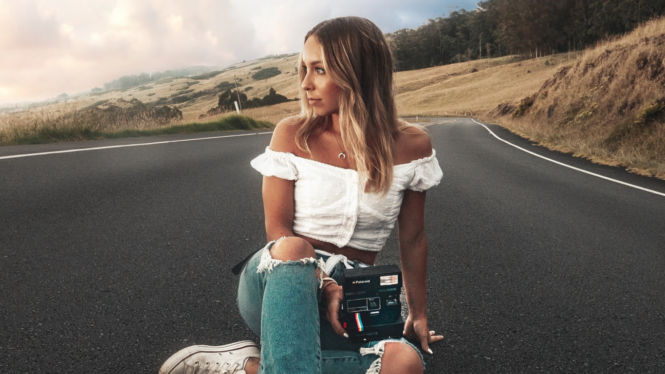 Обои шаг нет, облако, растение, человеческое тело, Люди в природе в разрешении 1366x768