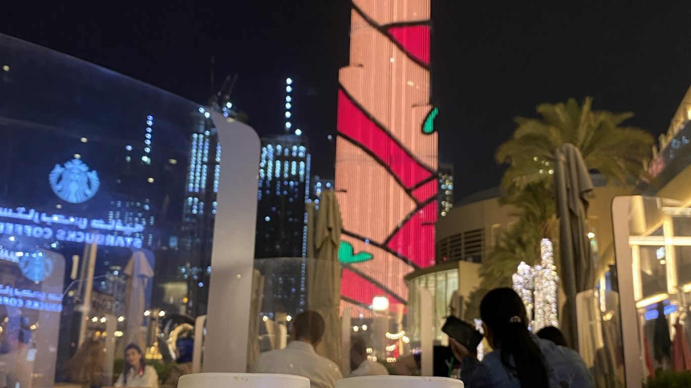 Обои Дубай, Бурдж Халифа, старбакс, логотип starbucks 2011, вышка в разрешении 1366x768