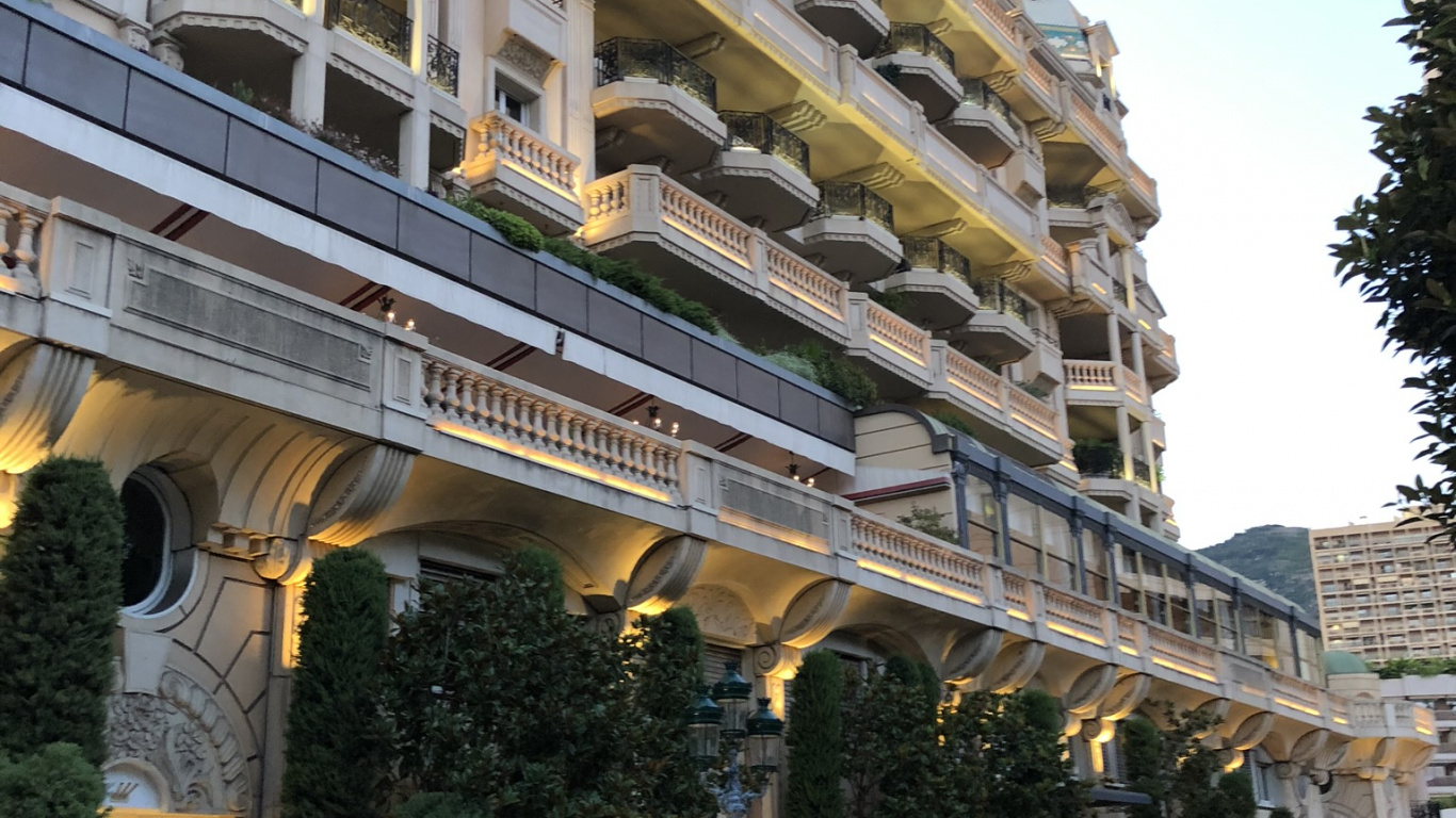 Обои ориентир, архитектура, тротуар, узда, смола в разрешении 1366x768