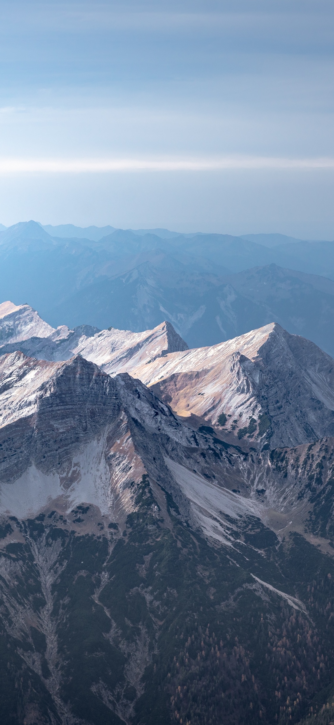Обои гора, горный хребет, облако, местность, пейзаж в разрешении 1125x2436