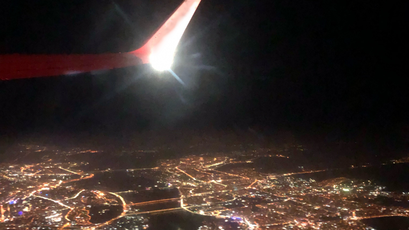 Обои ночь, земля, атмосфера земли, атмосфера, город в разрешении 1366x768