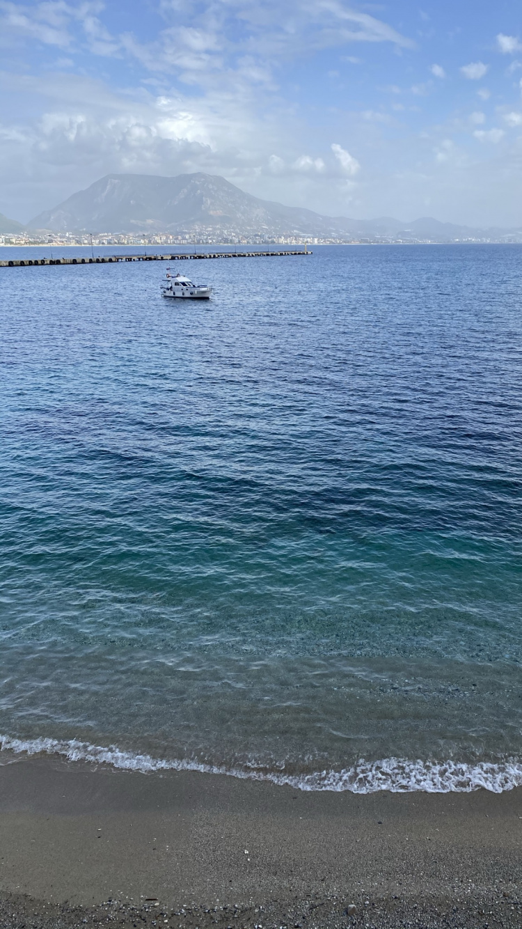 Обои кизилкуле, облако, вода, гидроресурсы, лодка в разрешении 750x1334