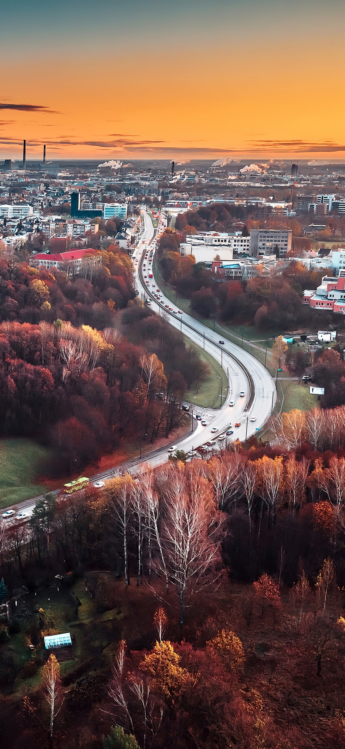 Обои природа, городской район, городской пейзаж, город, дорога в разрешении 1125x2436